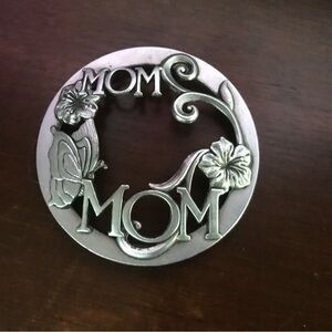 RARE🩷 YANKEE CANDLE RETIRED ILLUMA PEWTER TONE “MOM” CANDLE TOPPER FOR MED JARS